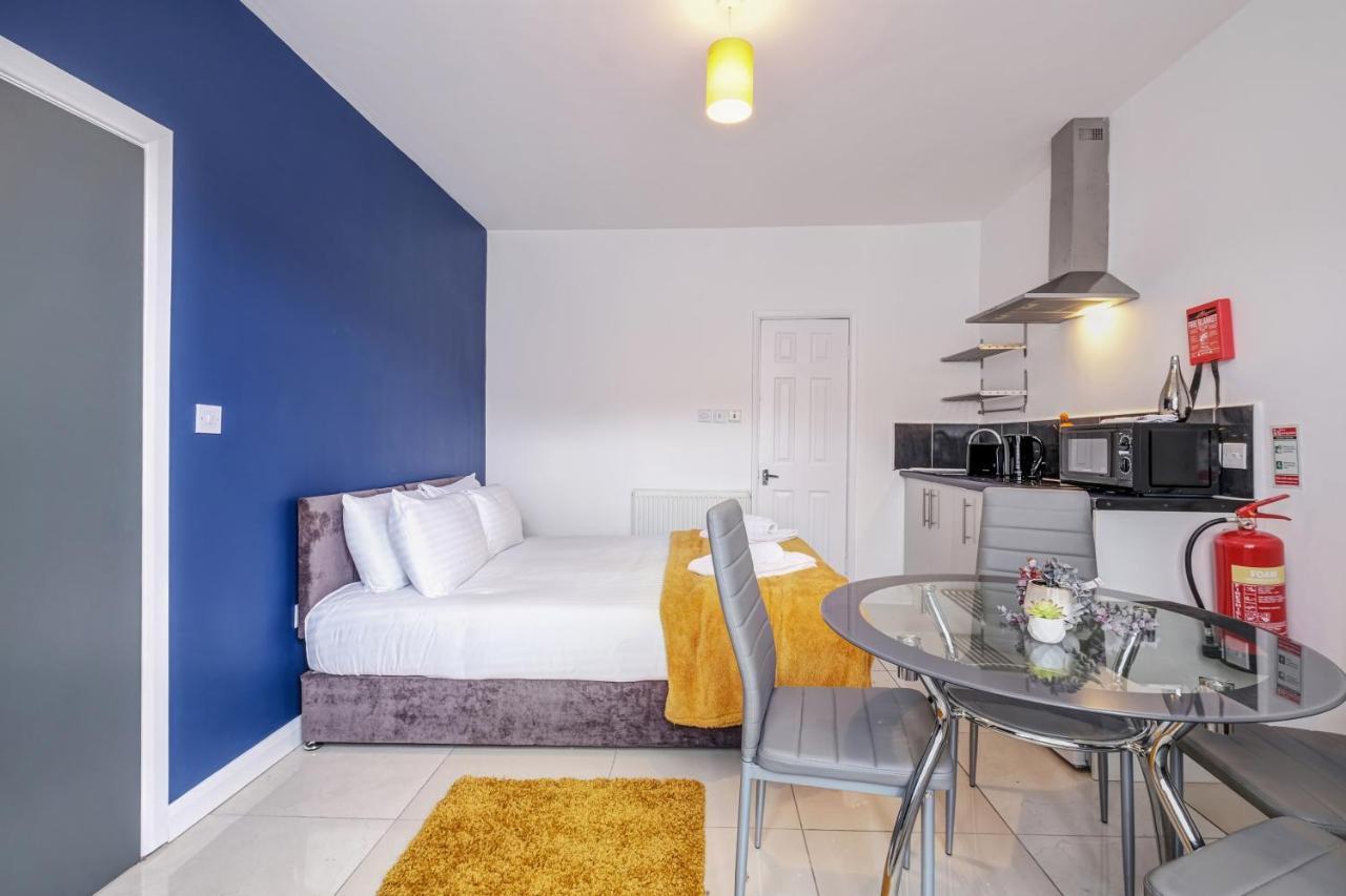Fernbank Rooms Sudbury Hill, Harrow, Self-Contained Studios With En-Suite Harrow on the Hill Bagian luar foto