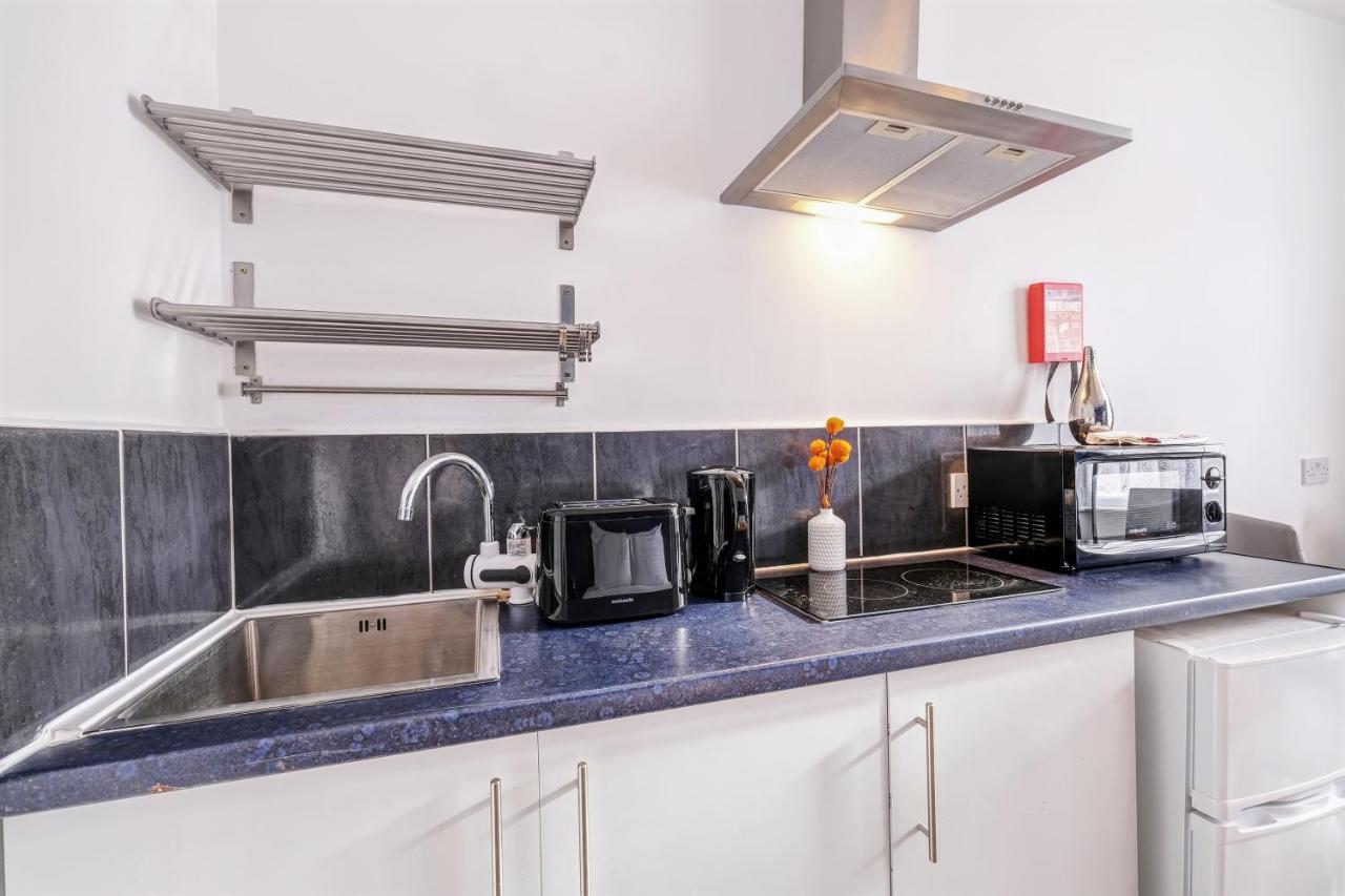 Fernbank Rooms Sudbury Hill, Harrow, Self-Contained Studios With En-Suite Harrow on the Hill Bagian luar foto