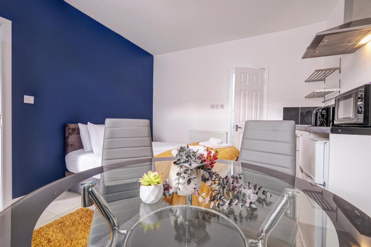 Fernbank Rooms Sudbury Hill, Harrow, Self-Contained Studios With En-Suite Harrow on the Hill Bagian luar foto