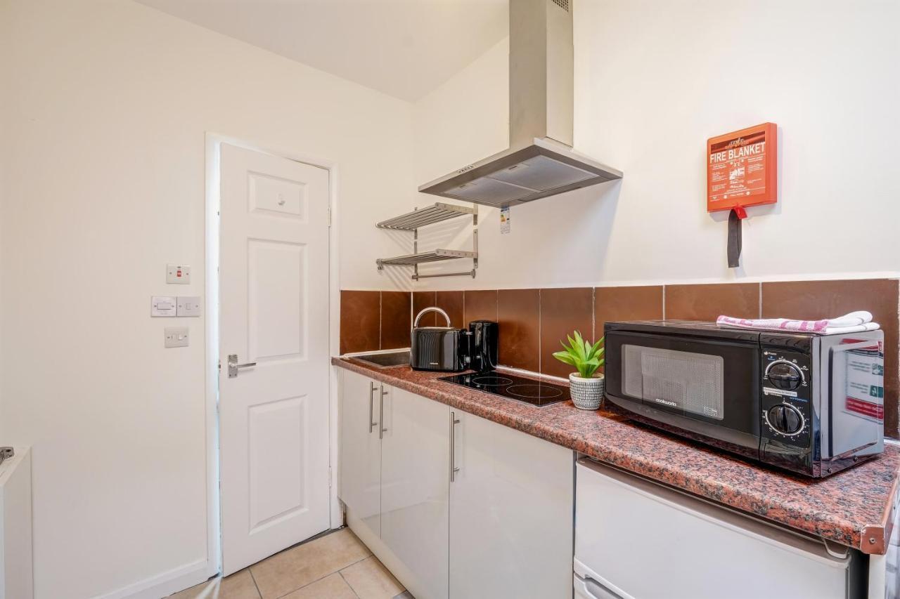 Fernbank Rooms Sudbury Hill, Harrow, Self-Contained Studios With En-Suite Harrow on the Hill Bagian luar foto