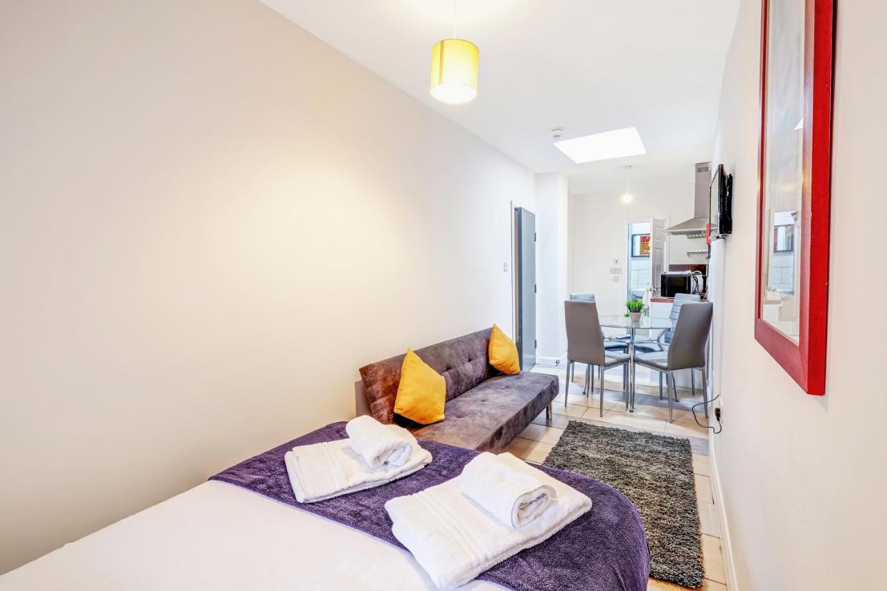 Fernbank Rooms Sudbury Hill, Harrow, Self-Contained Studios With En-Suite Harrow on the Hill Bagian luar foto