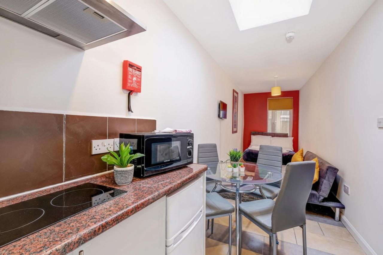 Fernbank Rooms Sudbury Hill, Harrow, Self-Contained Studios With En-Suite Harrow on the Hill Bagian luar foto