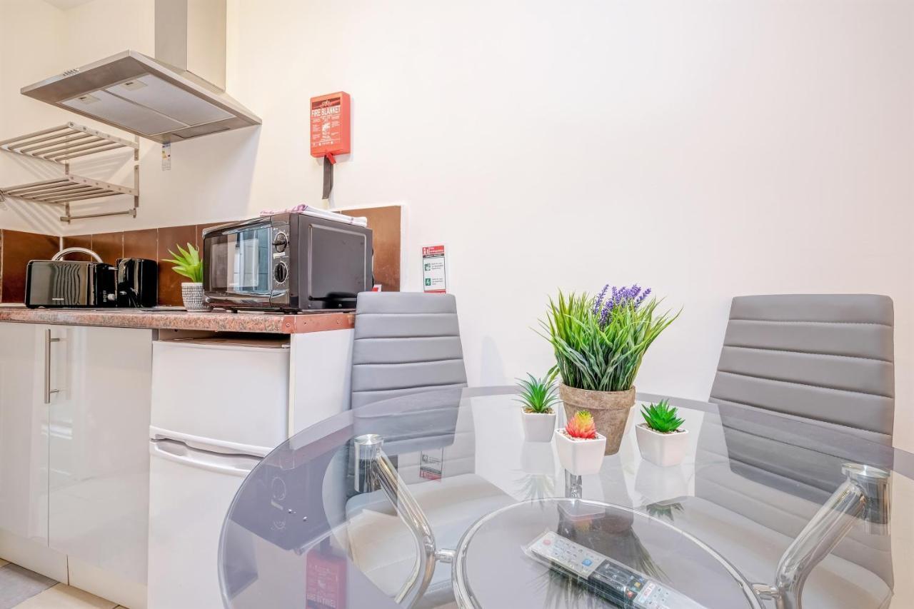 Fernbank Rooms Sudbury Hill, Harrow, Self-Contained Studios With En-Suite Harrow on the Hill Bagian luar foto