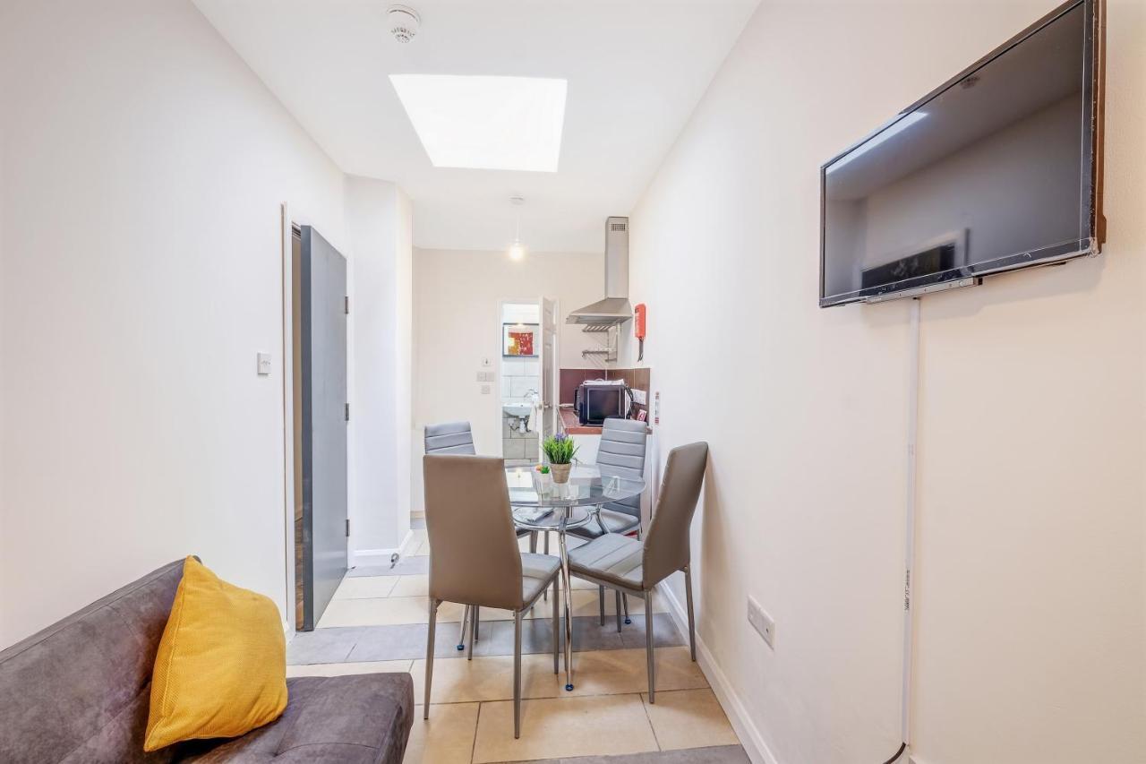 Fernbank Rooms Sudbury Hill, Harrow, Self-Contained Studios With En-Suite Harrow on the Hill Bagian luar foto