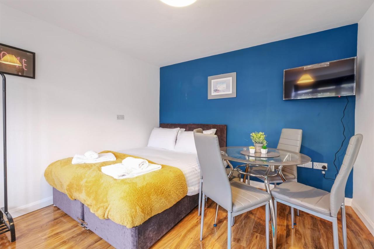 Fernbank Rooms Sudbury Hill, Harrow, Self-Contained Studios With En-Suite Harrow on the Hill Bagian luar foto