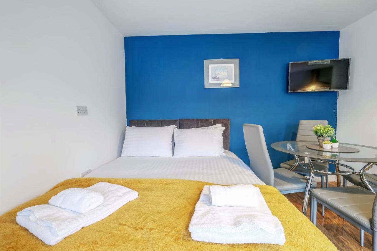 Fernbank Rooms Sudbury Hill, Harrow, Self-Contained Studios With En-Suite Harrow on the Hill Bagian luar foto