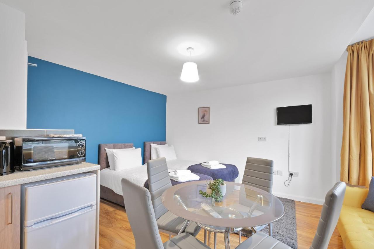 Fernbank Rooms Sudbury Hill, Harrow, Self-Contained Studios With En-Suite Harrow on the Hill Bagian luar foto