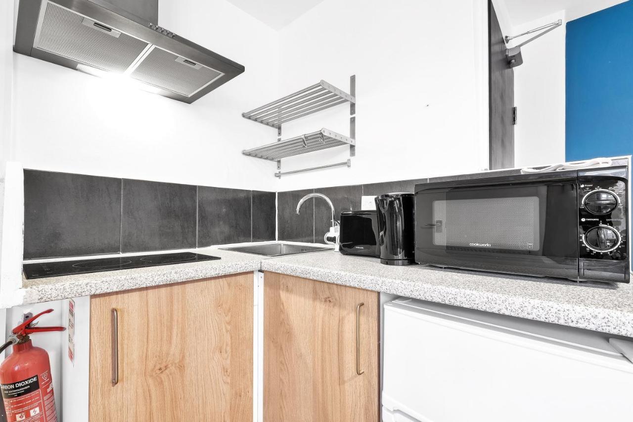 Fernbank Rooms Sudbury Hill, Harrow, Self-Contained Studios With En-Suite Harrow on the Hill Bagian luar foto