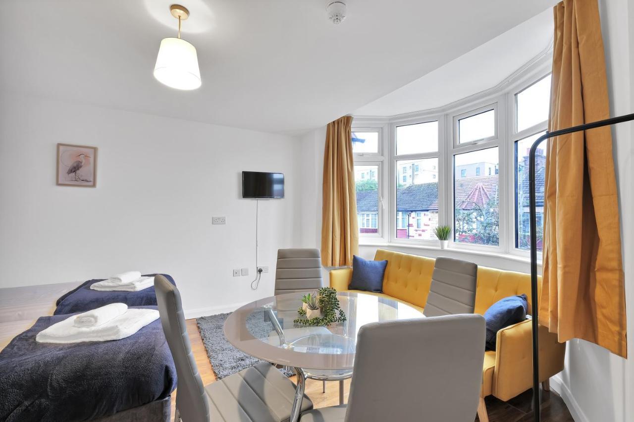 Fernbank Rooms Sudbury Hill, Harrow, Self-Contained Studios With En-Suite Harrow on the Hill Bagian luar foto