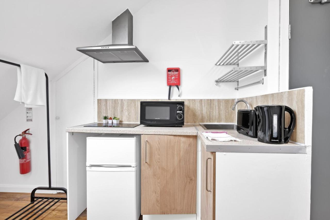Fernbank Rooms Sudbury Hill, Harrow, Self-Contained Studios With En-Suite Harrow on the Hill Bagian luar foto