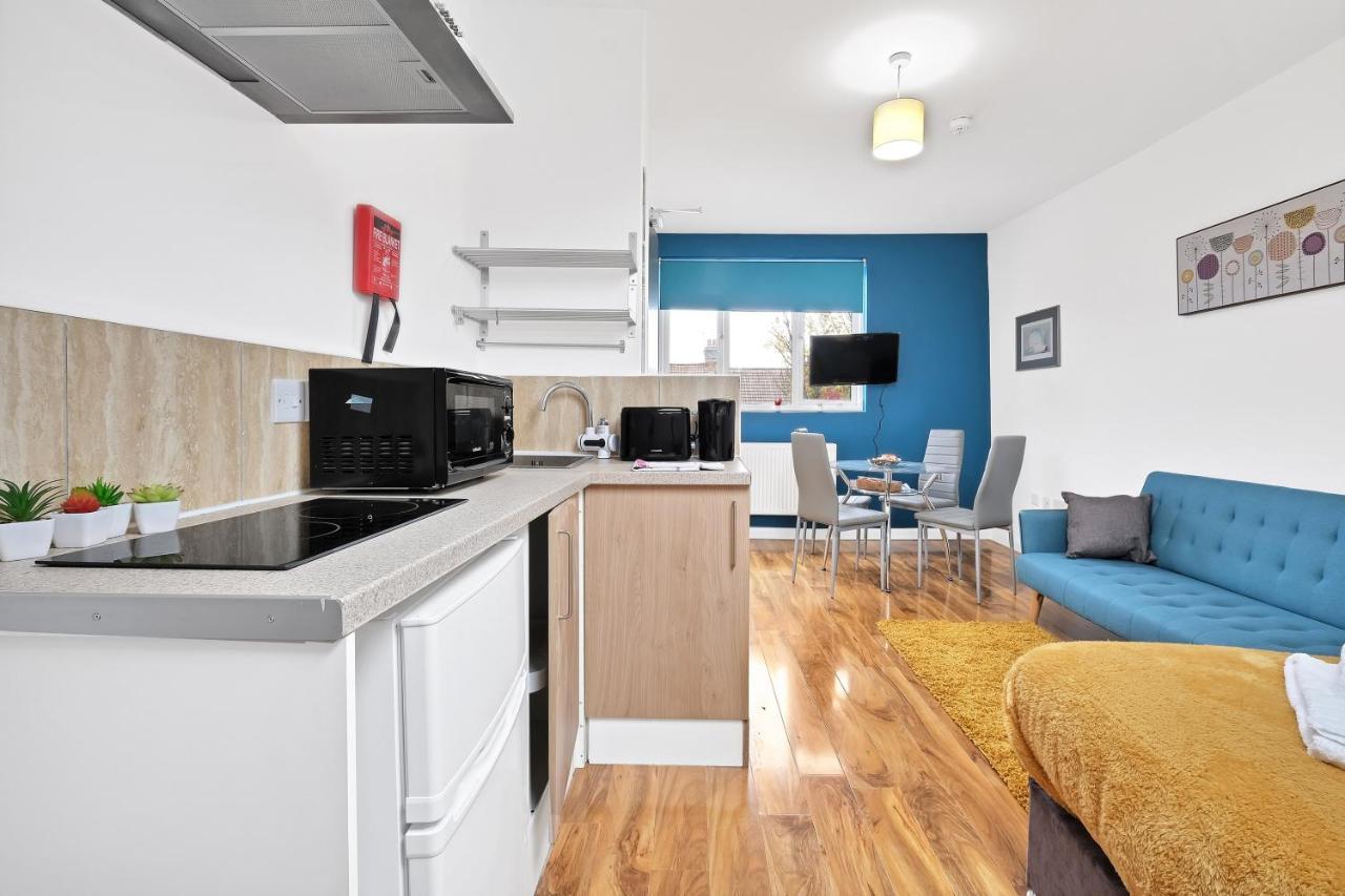 Fernbank Rooms Sudbury Hill, Harrow, Self-Contained Studios With En-Suite Harrow on the Hill Bagian luar foto